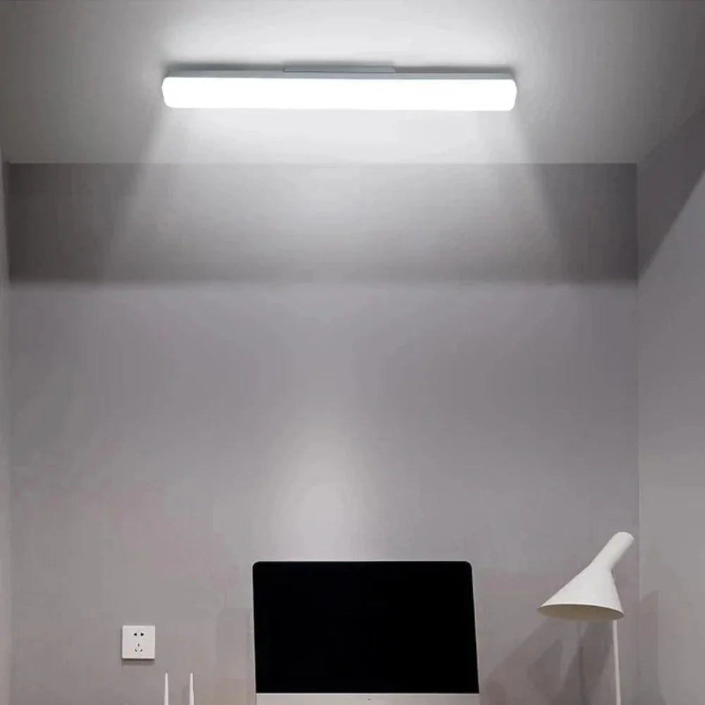 Nowoczesna lampa LED do lusterka kosmetycznego
