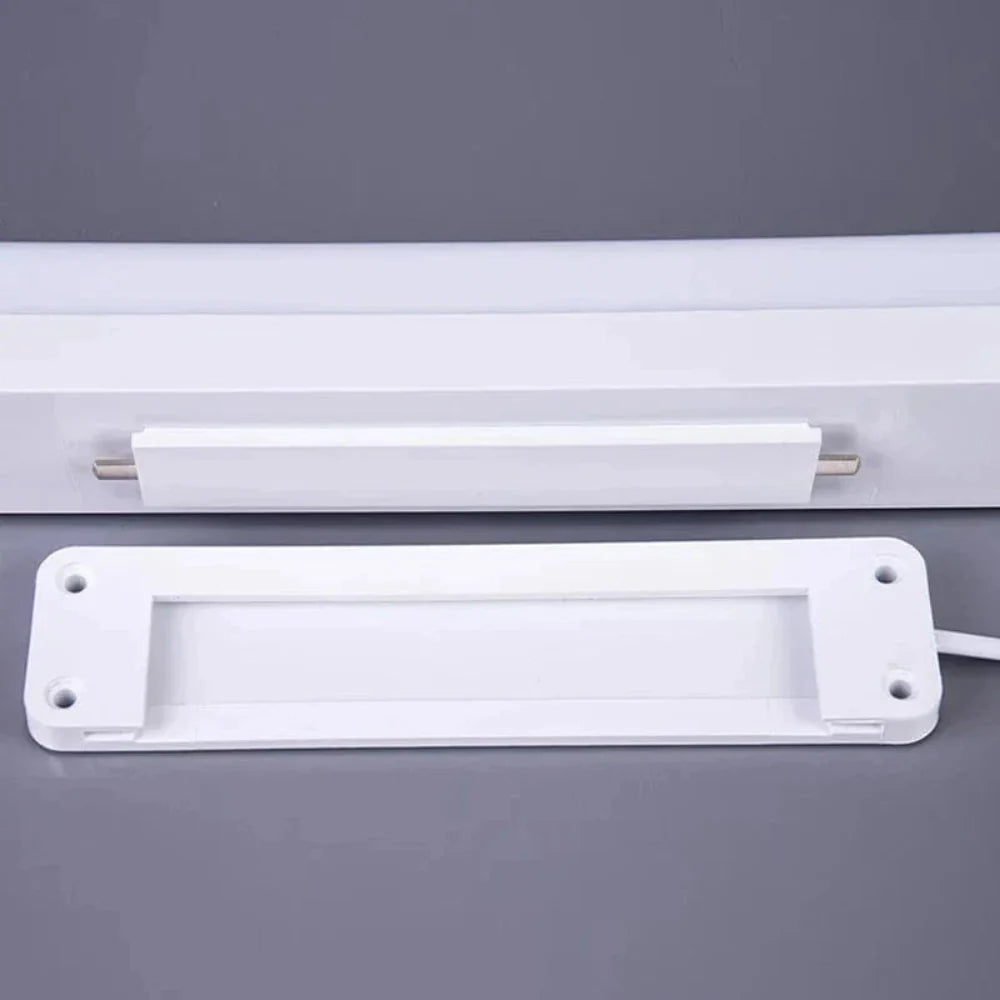 Nowoczesna lampa LED do lusterka kosmetycznego