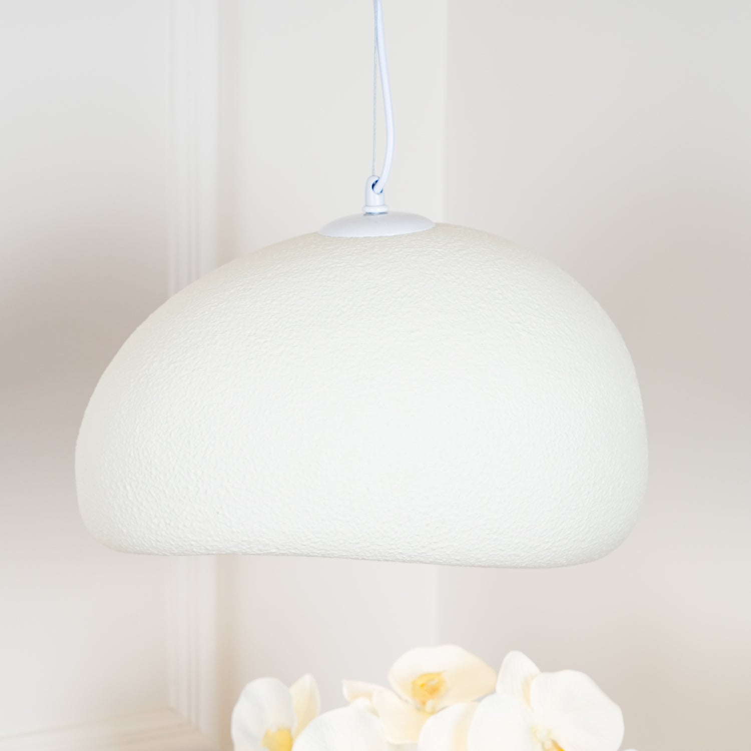 Cloud-shaped pendant lamp