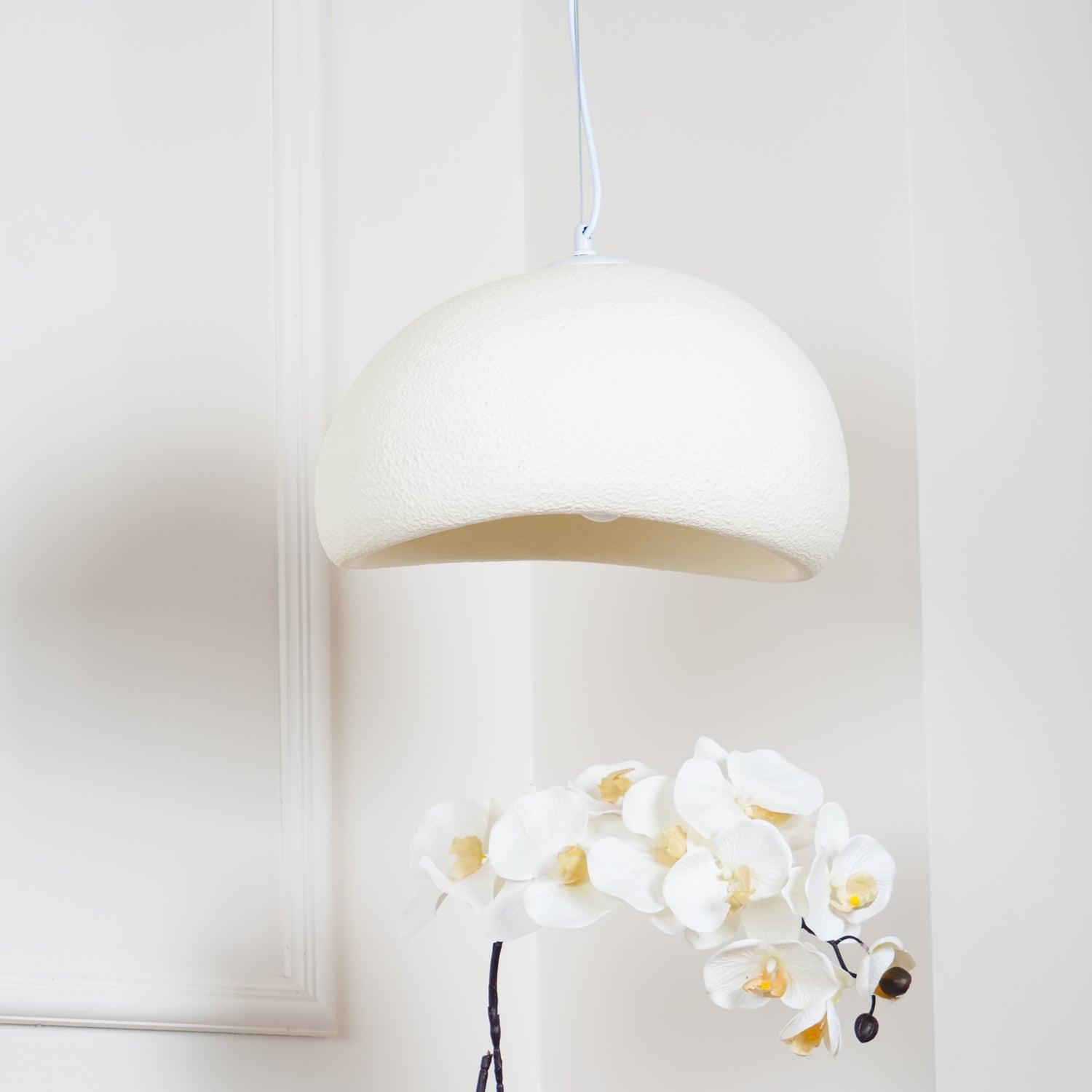 Cloud-shaped pendant lamp