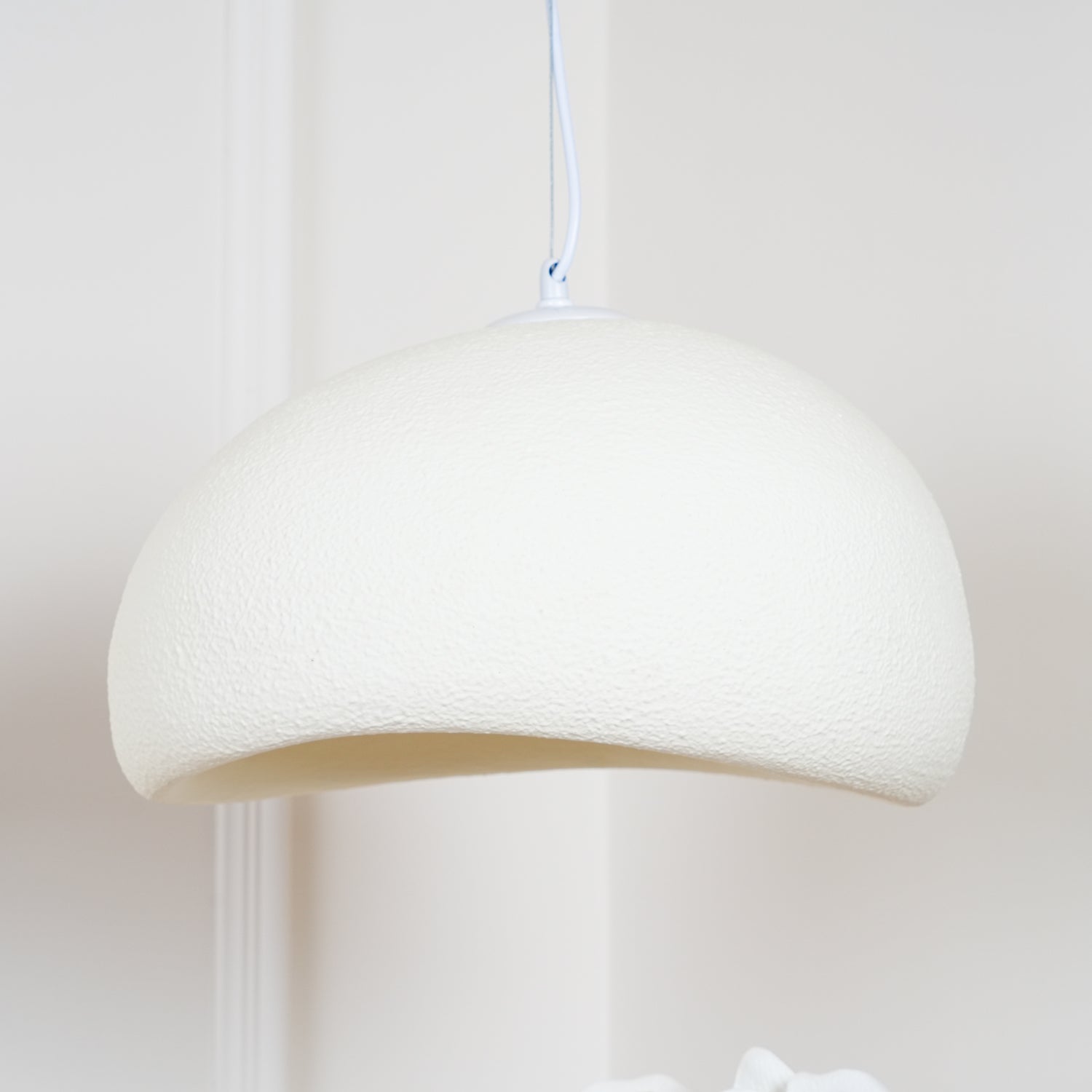 Cloud-shaped pendant lamp