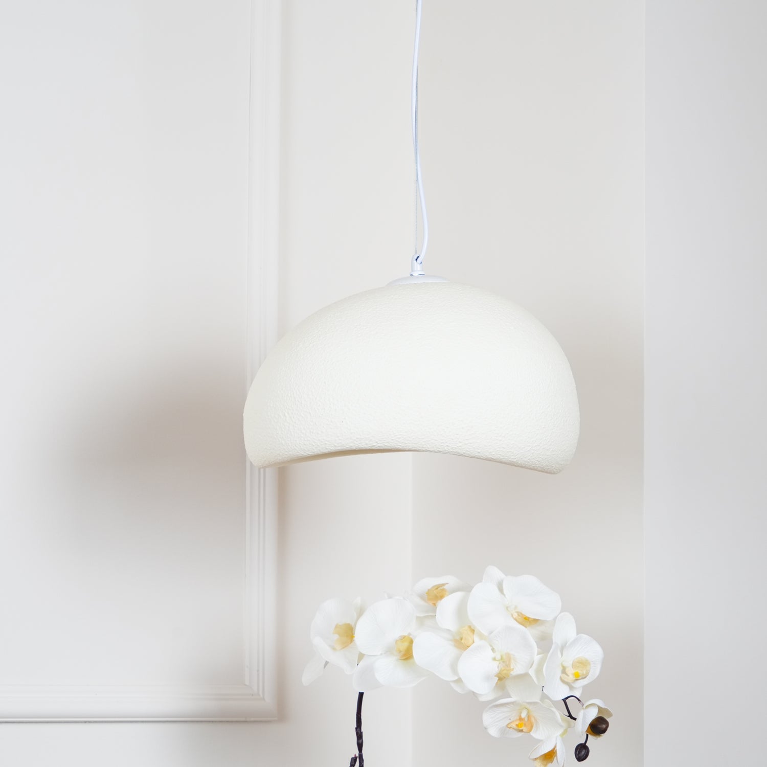 Cloud-shaped pendant lamp