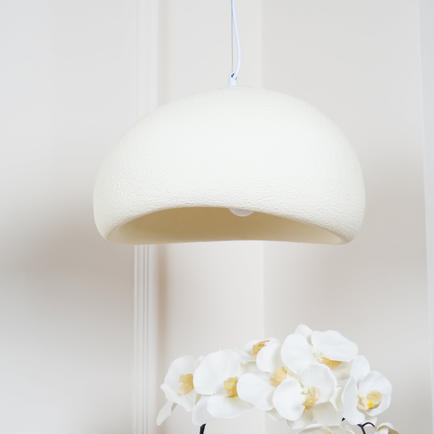 Cloud-shaped pendant lamp