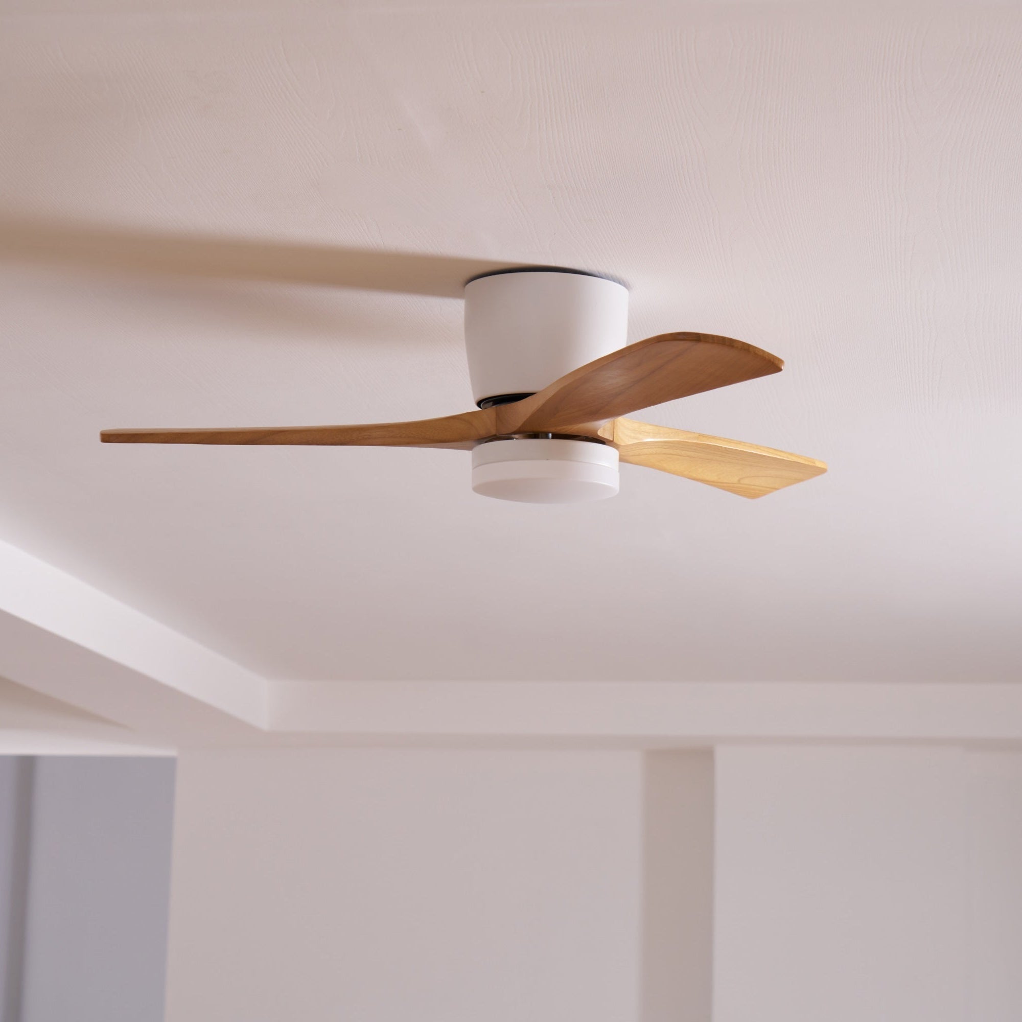 Lampa sufitowa w stylu nordyckim z wentylatorem Lampa sufitowa LED z pilotem