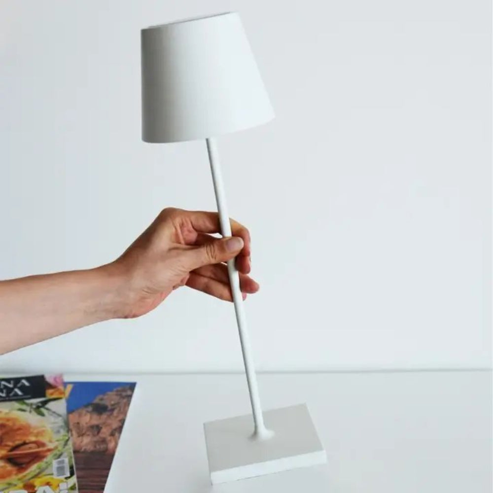 Nowoczesna LED lampka stołowa z dotykowym sterowaniem