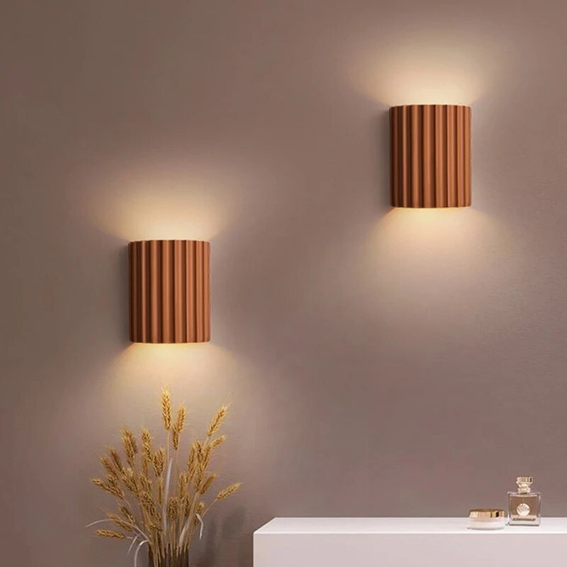 Minimalistyczna Lampa Ścienna Cylindryczny Żebrowany Design do Wnętrz