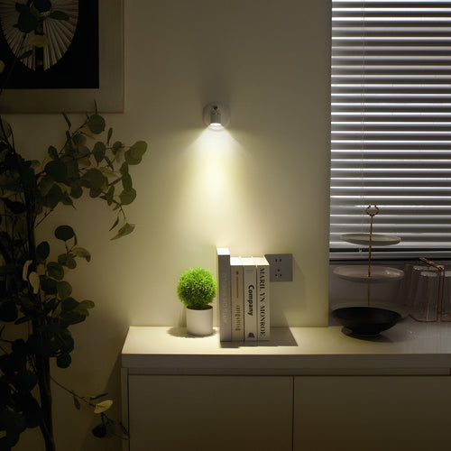 Versatile easy-to-install wall spotlight with remote control