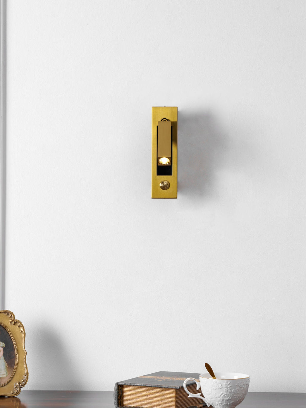 Lampada da notte regolabile da parete con interruttore nascosto