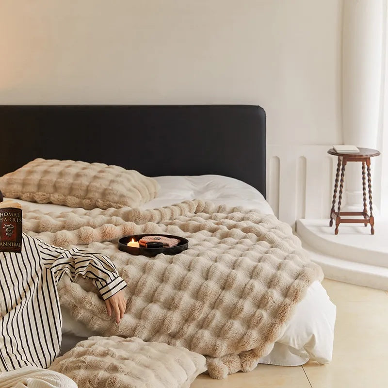 Double-lined relaxing warm cloud-shaped blanket - Designed for sofa and bed