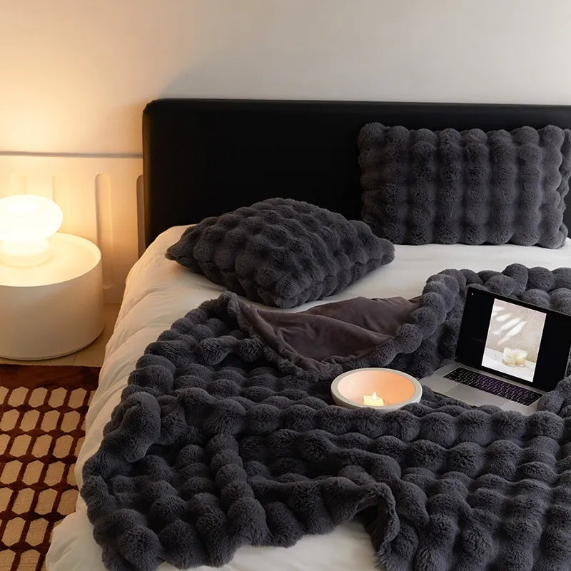 Double-lined relaxing warm cloud-shaped blanket - Designed for sofa and bed