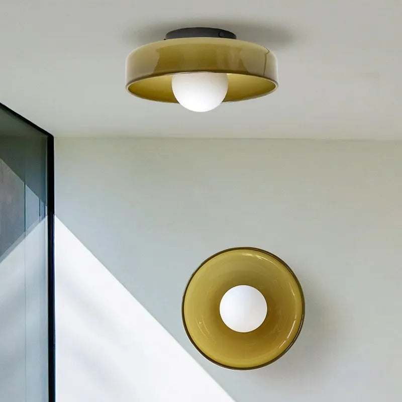 Minimalistische skandinavische LED-Deckenleuchte aus Glas
