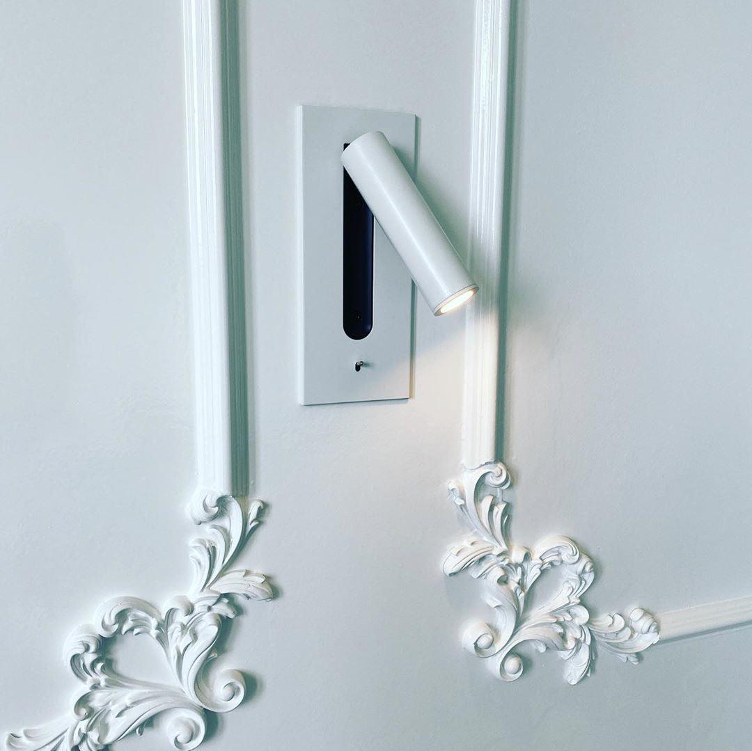 Lampada da lettura da parete con illuminazione notturna LED integrata