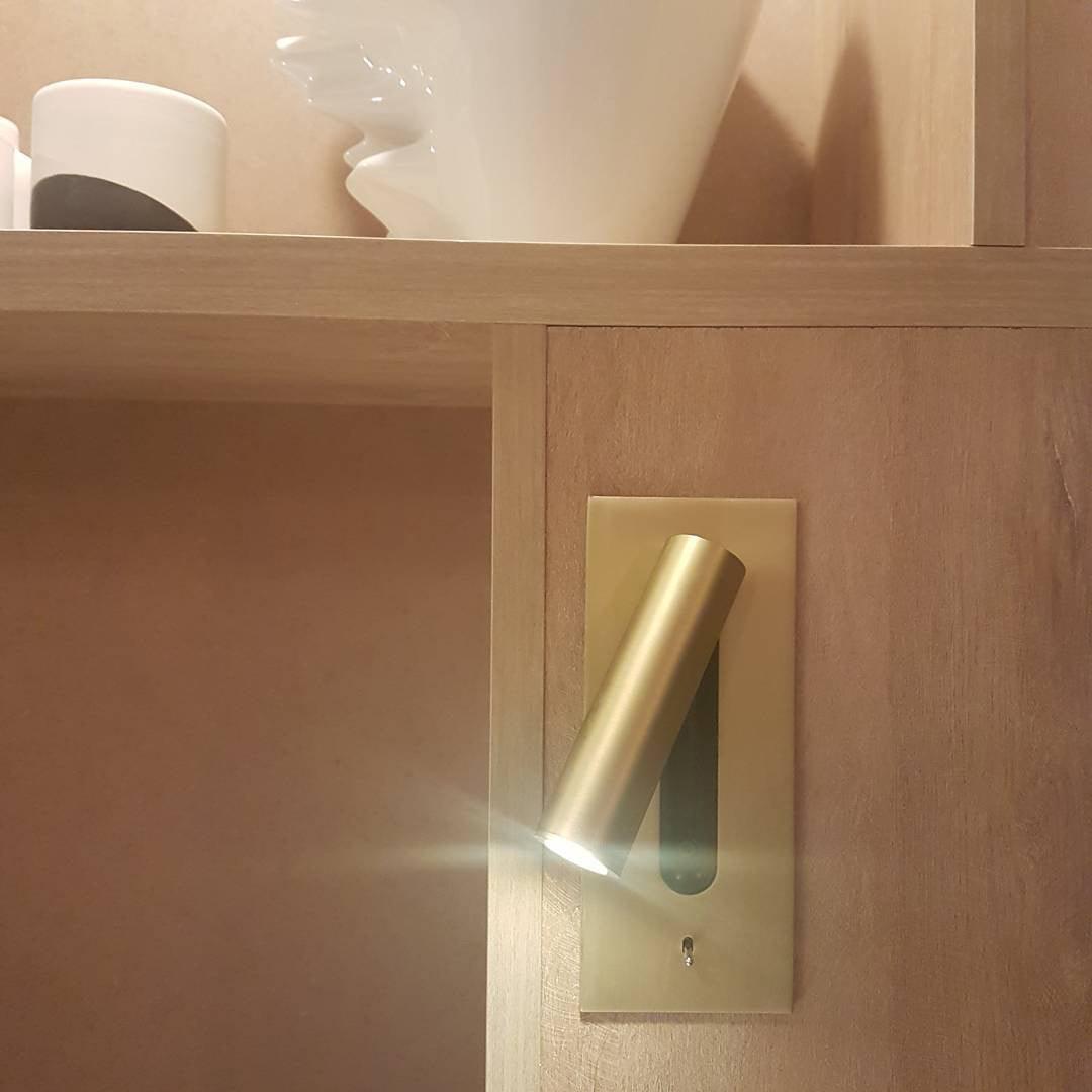Lampada da lettura da parete con illuminazione notturna LED integrata