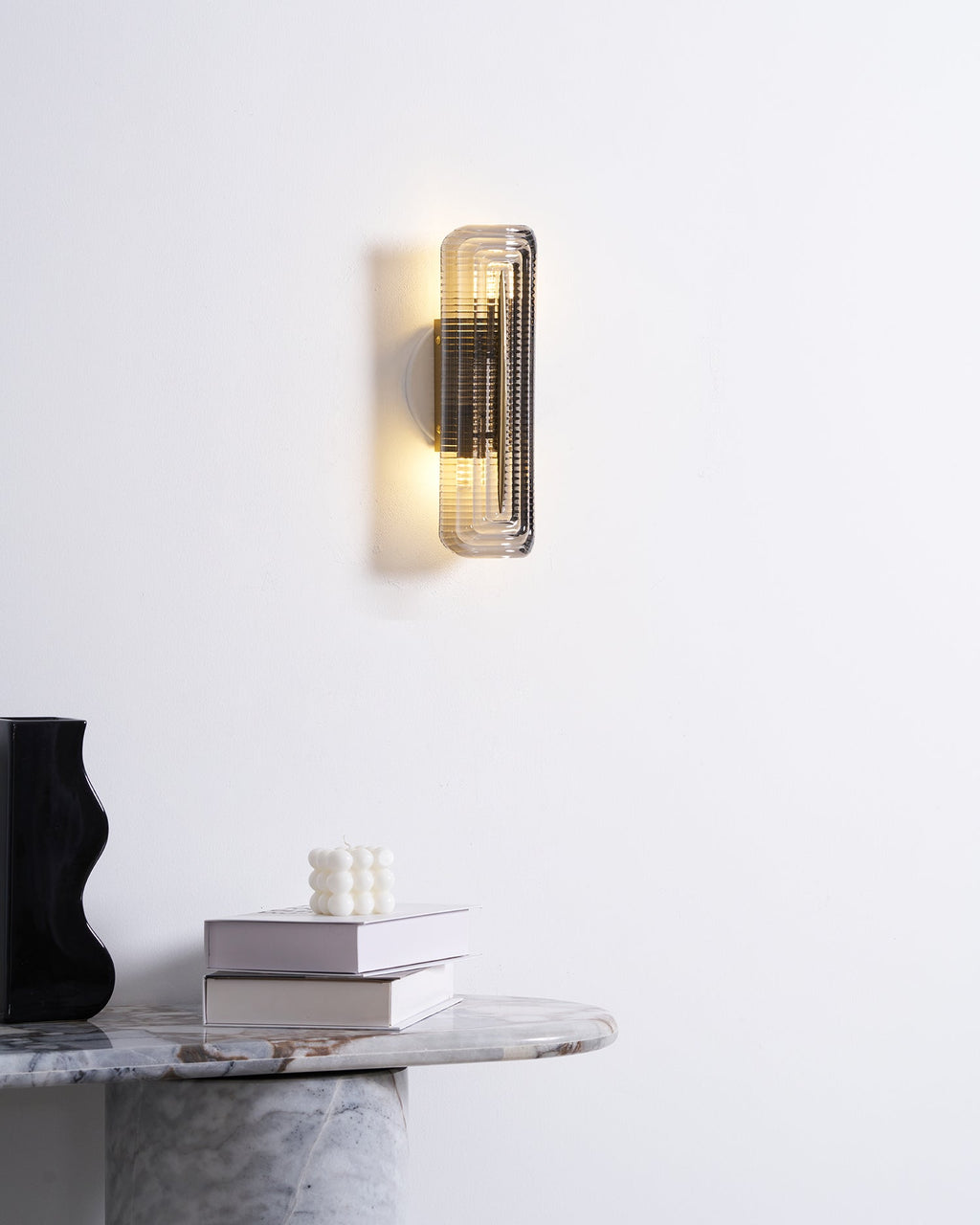 Nowoczesna, zakrzywiona lampa ścienna LED do oświetlenia wnętrz