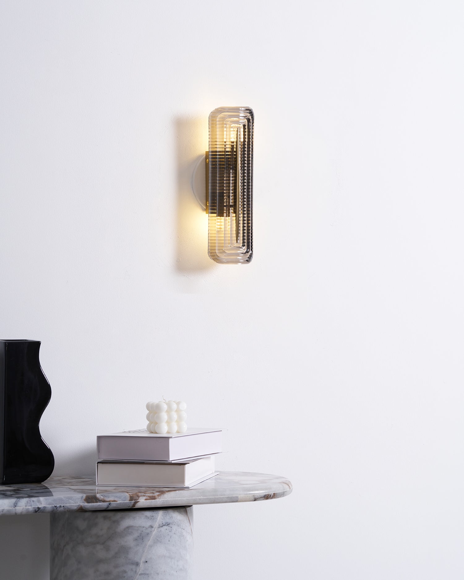 Nowoczesna, zakrzywiona lampa ścienna LED do oświetlenia wnętrz