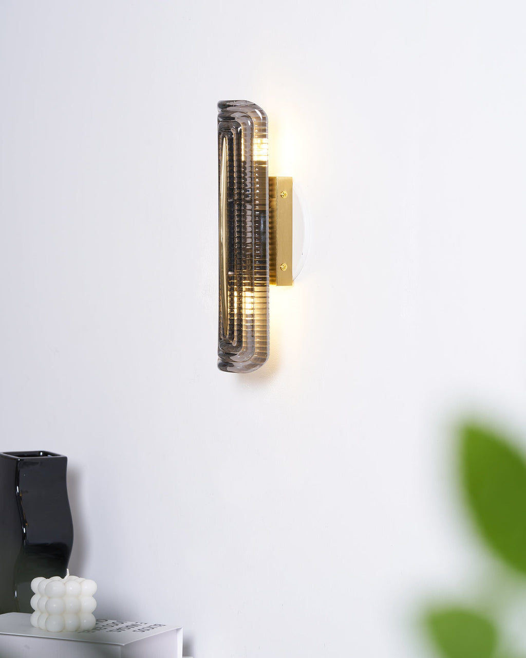 Nowoczesna, zakrzywiona lampa ścienna LED do oświetlenia wnętrz