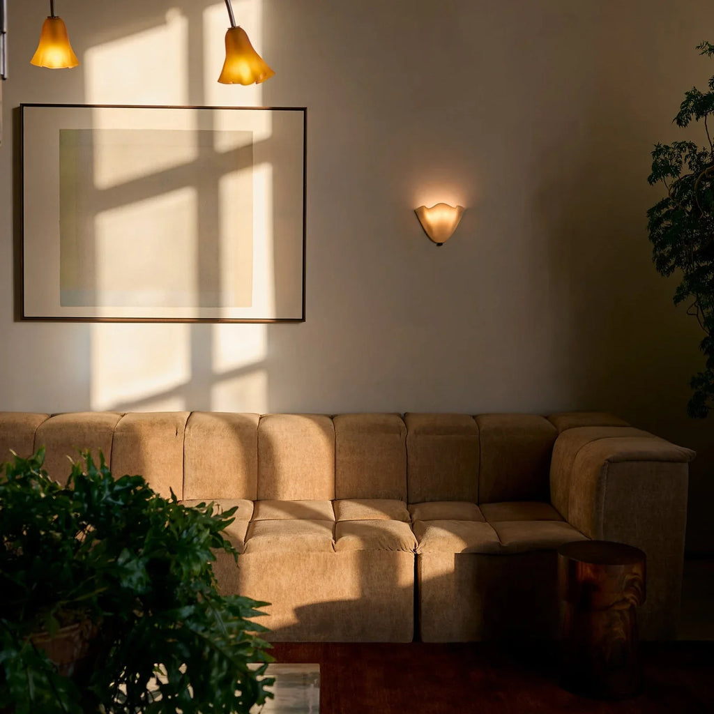 Applique decorativa senza tempo LED con paralume in vetro colorato