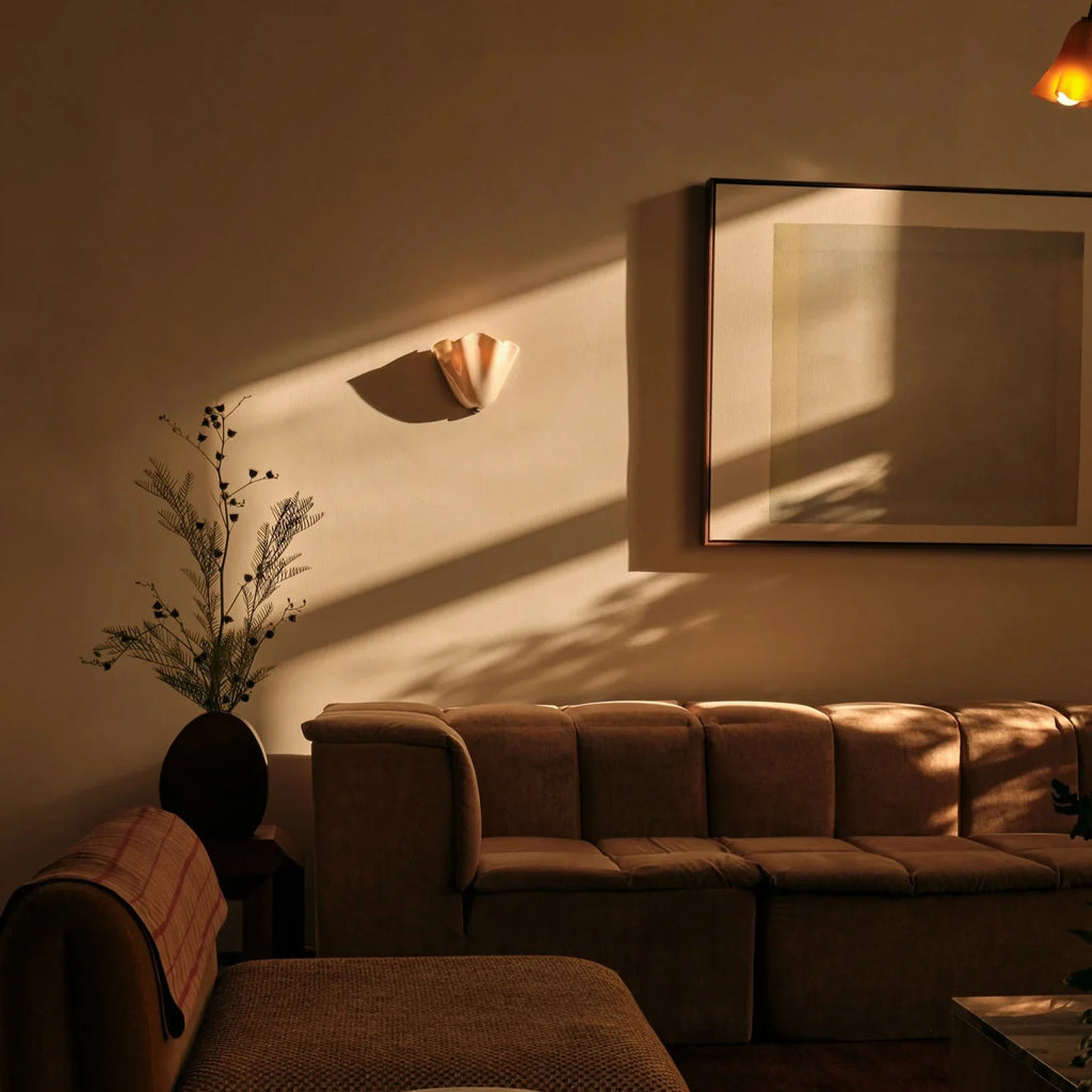 Applique decorativa senza tempo LED con paralume in vetro colorato