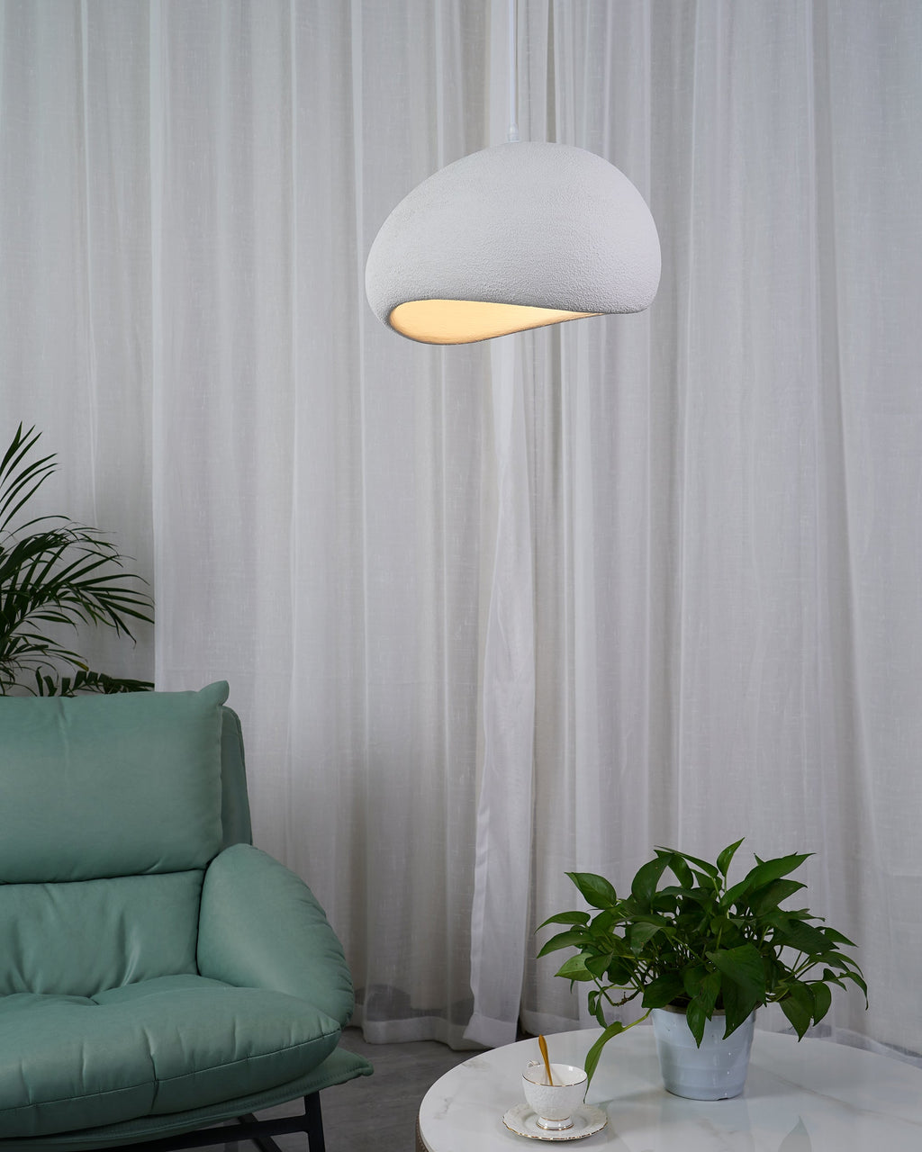 Cloud-shaped pendant lamp
