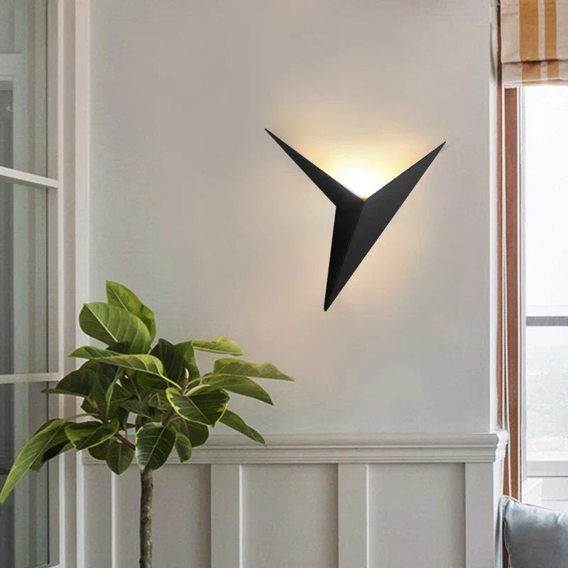 Lampada da parete artistica sottile a triangolo