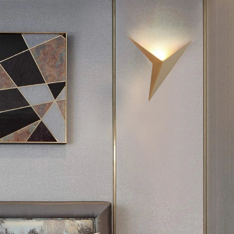 Lampada da parete artistica sottile a triangolo
