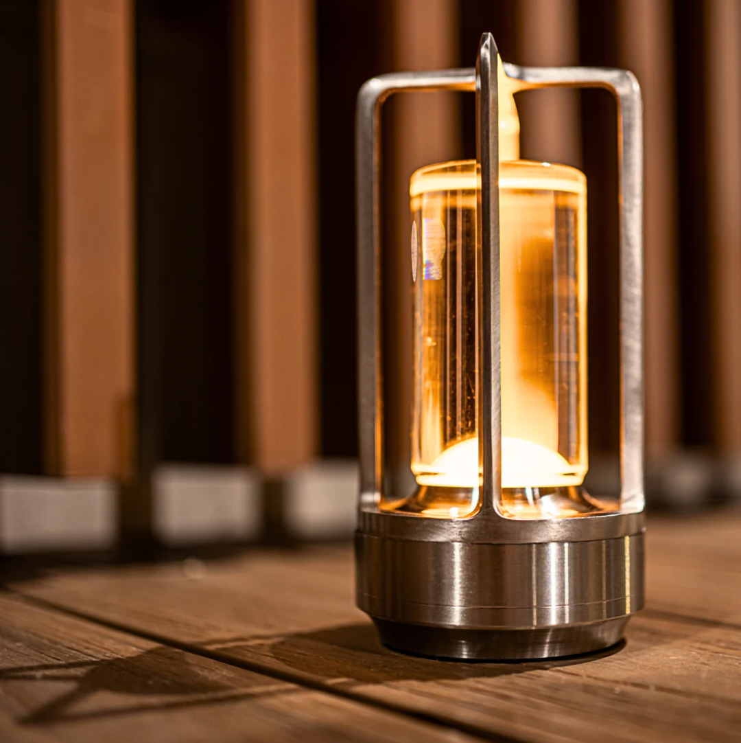 Lampada da tavolo LED funzionale, ricaricabile e dimmerabile senza fili