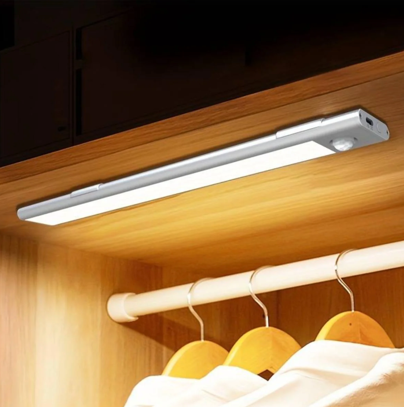 Wireless LED wall lamp Rechargeable light with motion sensor