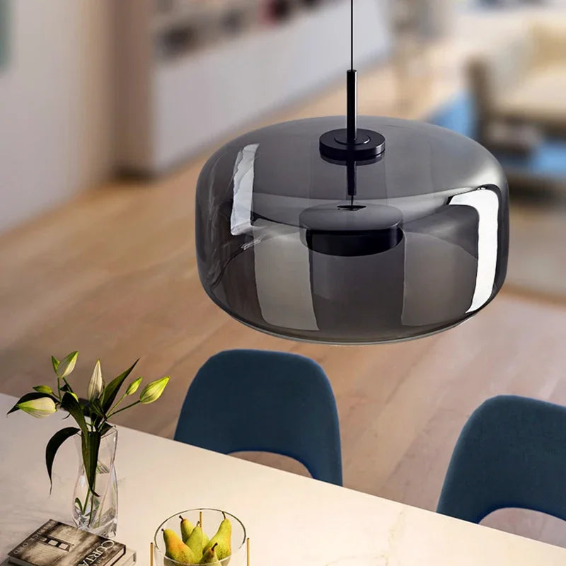 Lampada a sospensione in vetro raffinata per interni moderni