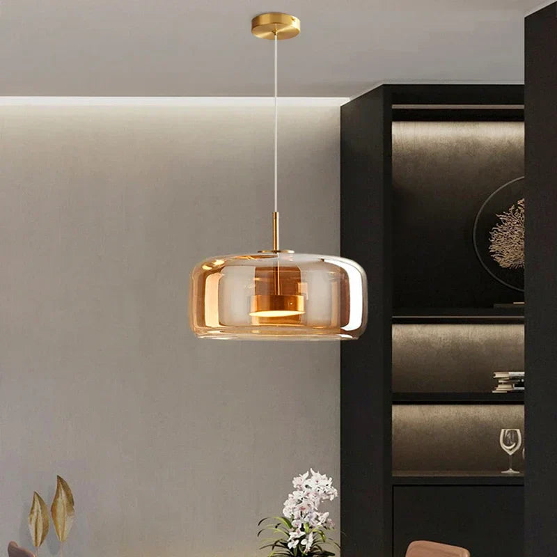 Lampada a sospensione in vetro raffinata per interni moderni