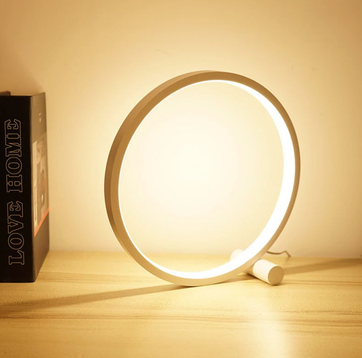 Lampada da tavolo LED minimalista touch con regolazione della luminosità