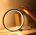 Lampe de table LED tactile minimaliste avec réglage de la luminosité