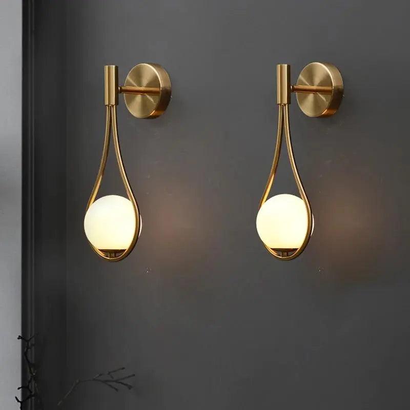 Skandynawska Lampa LED na Ścianę Elegancki Design w Matowej Czerni i Złocie