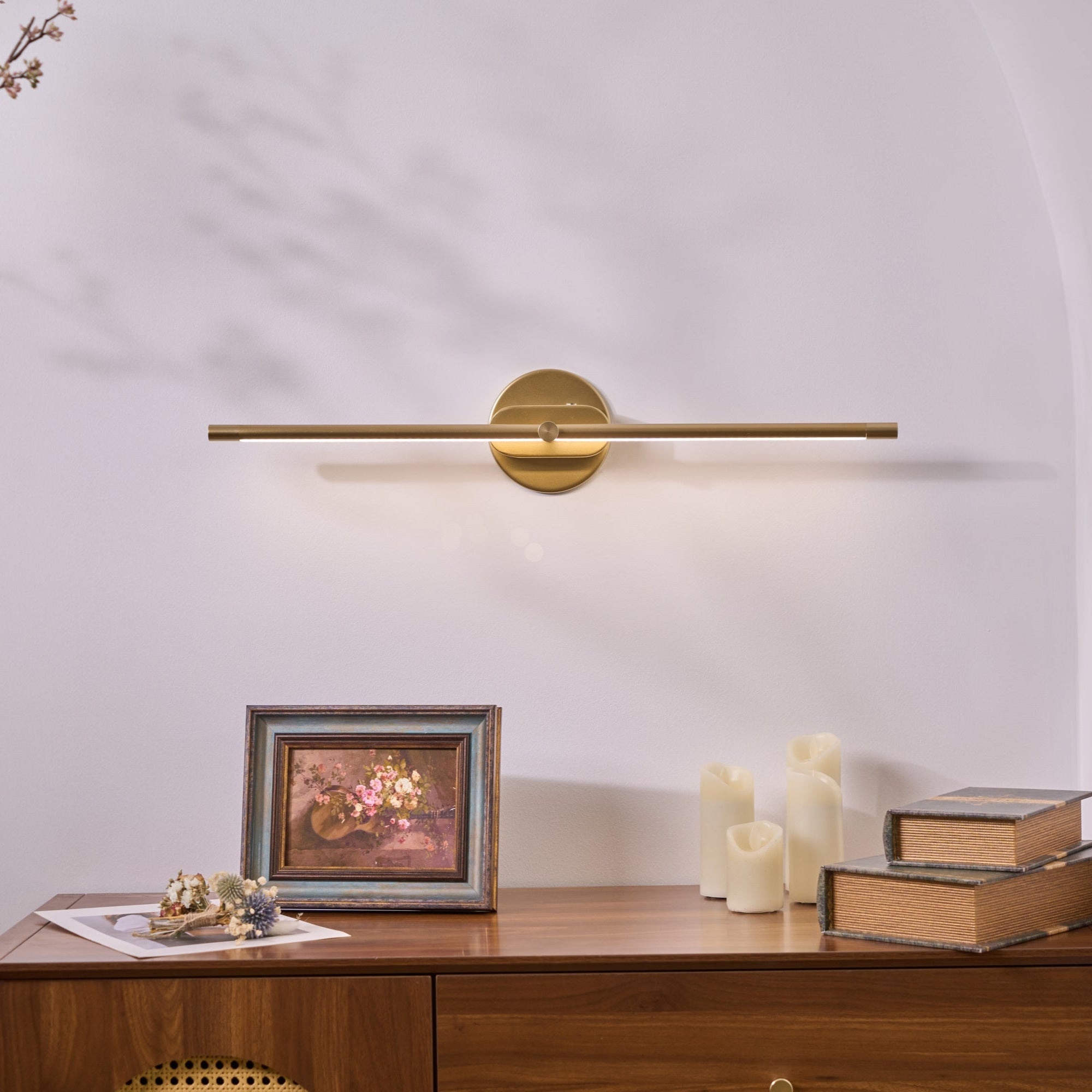 Elegante lampada da parete LED per interni chiari con batteria