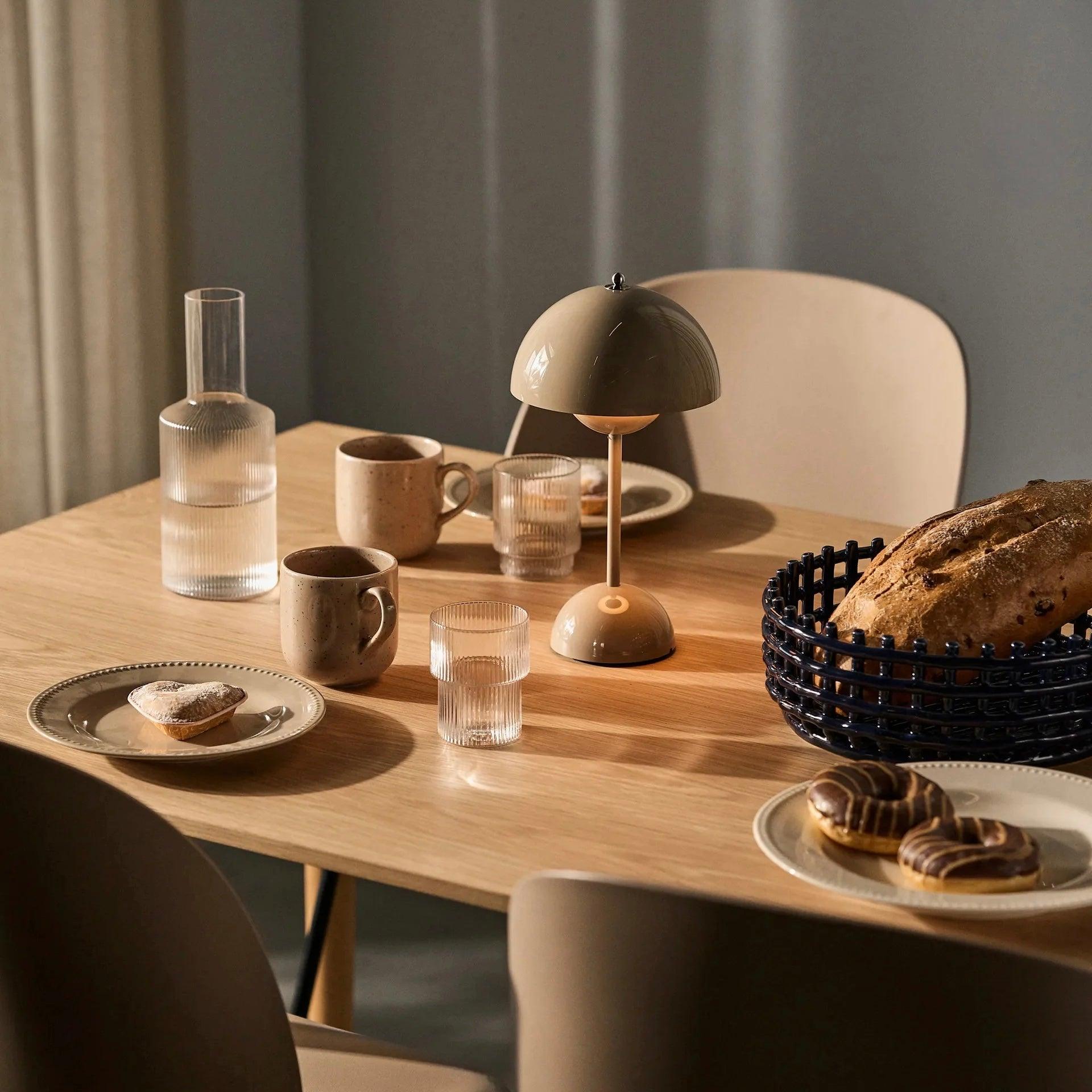Lampada da tavolo scandinava moderna ricaricabile con dimmer