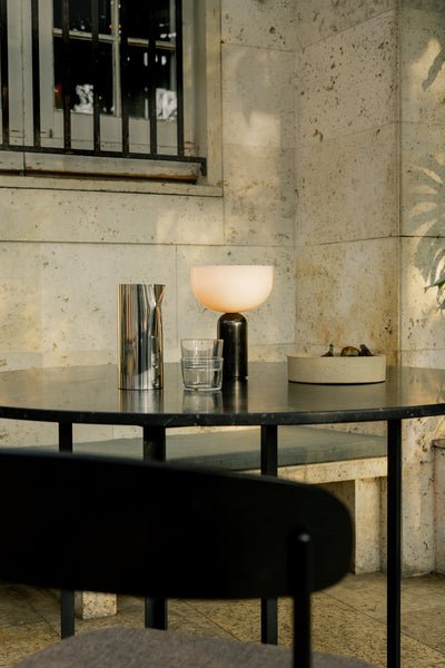 Lampada da tavolo moderna con base in marmo e controllo touch LED