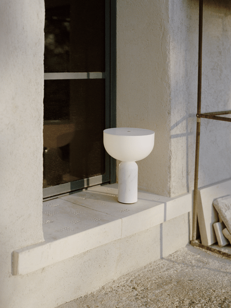Lampada da tavolo moderna con base in marmo e controllo touch LED