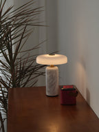 Lampada da tavolo moderna con base in marmo e controllo touch LED