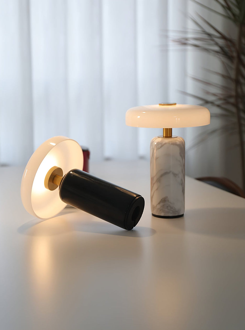 Lampada da tavolo moderna con base in marmo e controllo touch LED