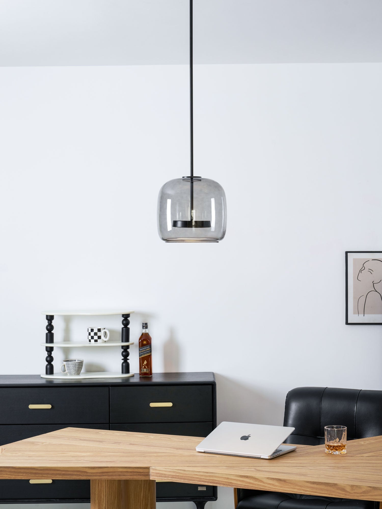 Nowoczesna nordycka lampa sufitowa wisząca czarne szkło styl
