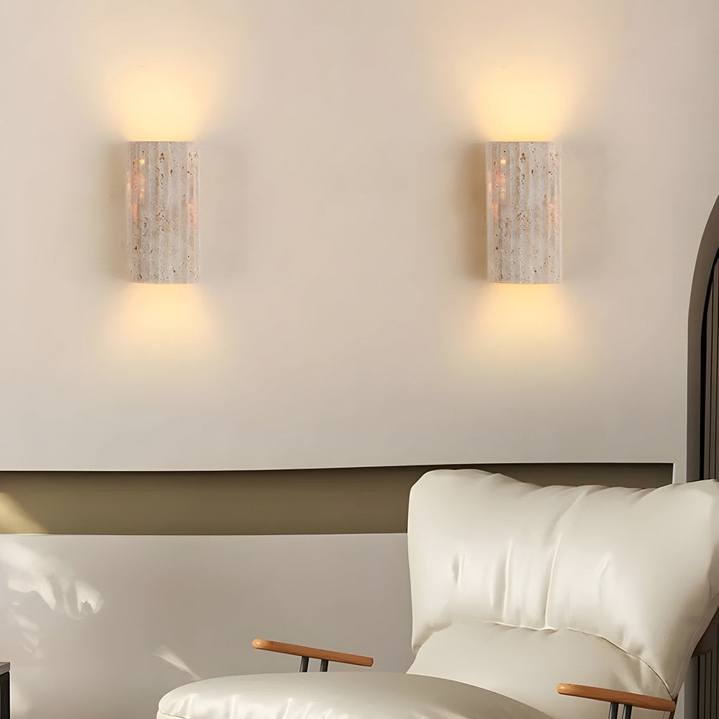 Moderne Wandleuchte mit zartem, warmem LED-Licht für Innenräume