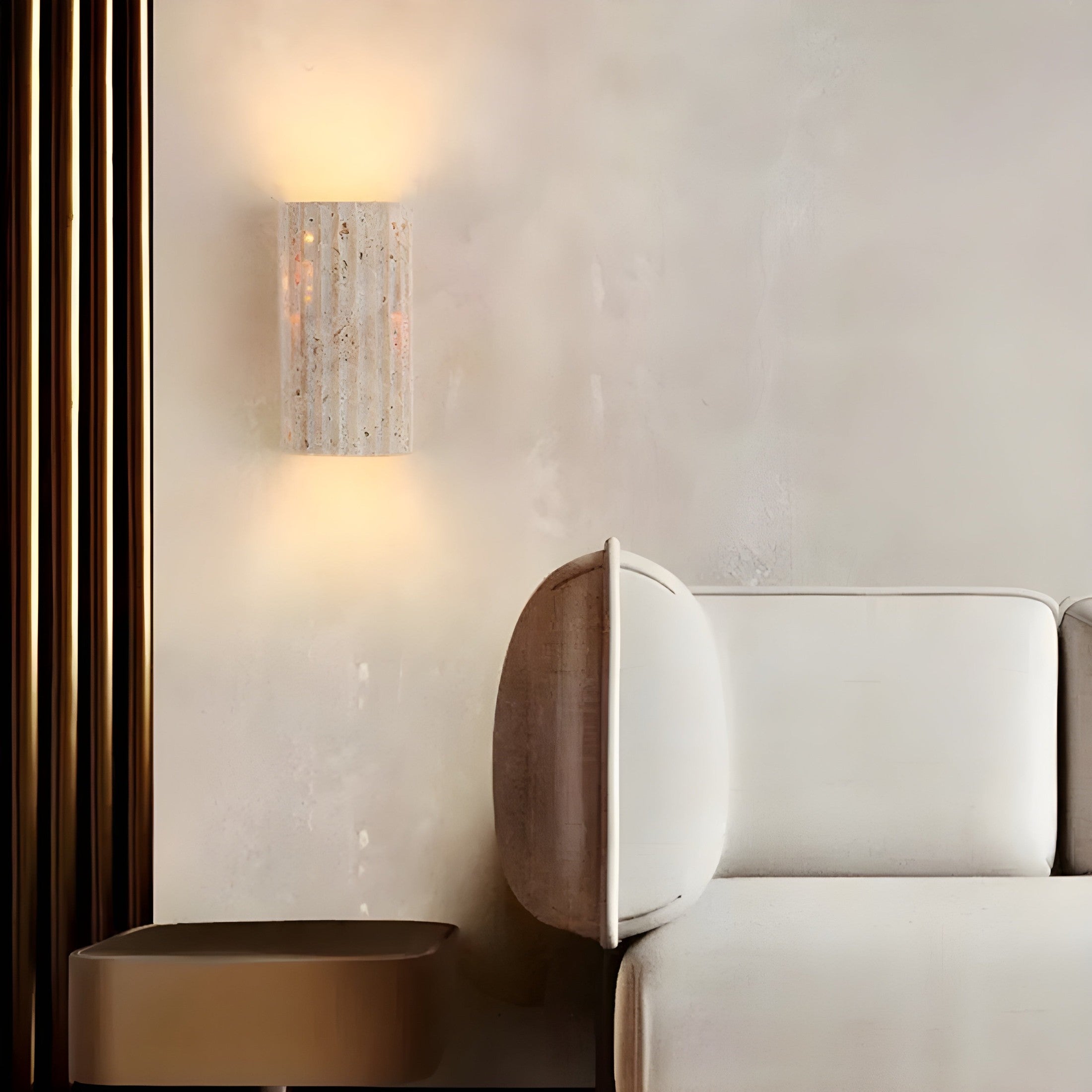 Moderne Wandleuchte mit zartem, warmem LED-Licht für Innenräume