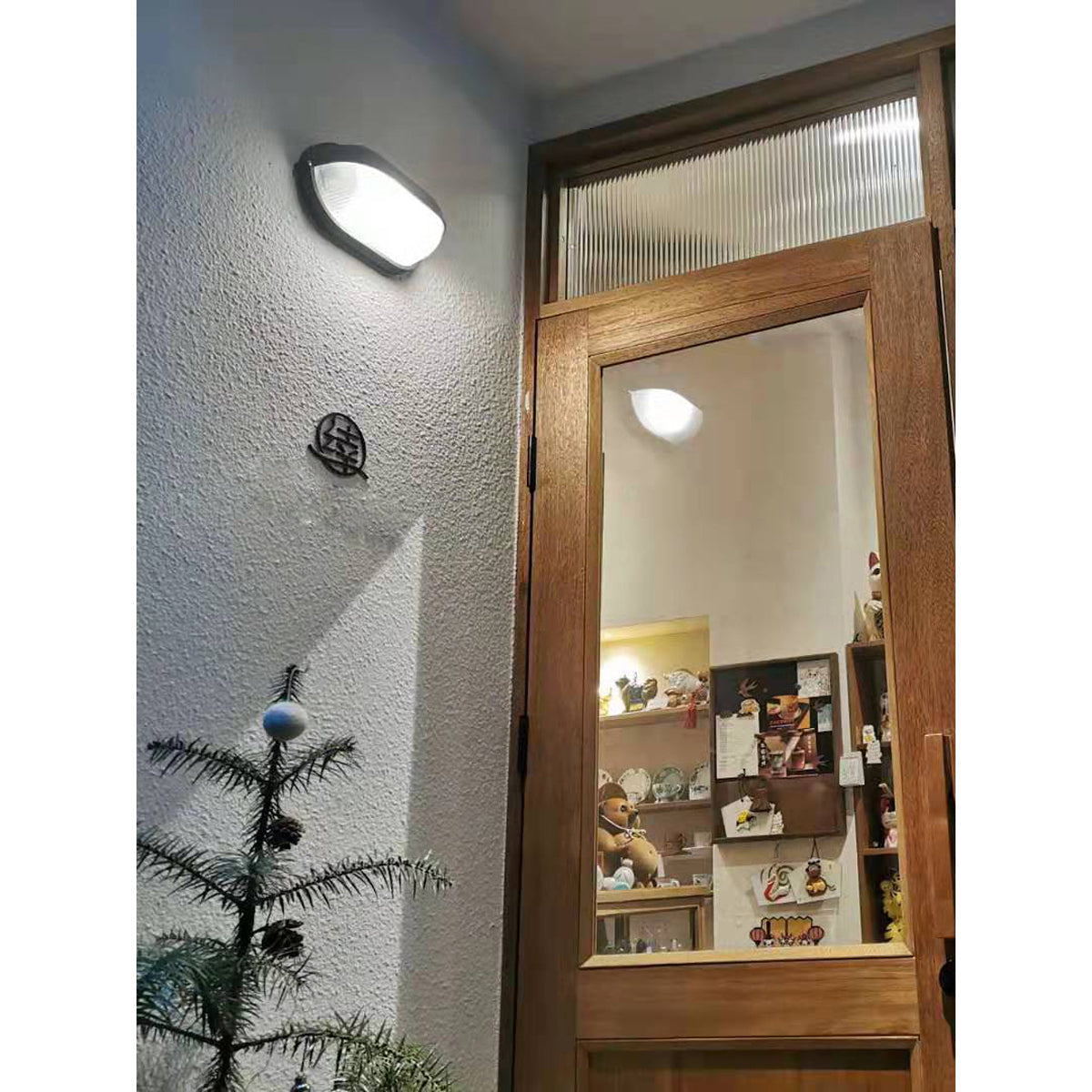 Lampe murale extérieure robuste, durable et résistante aux intempéries au design industriel