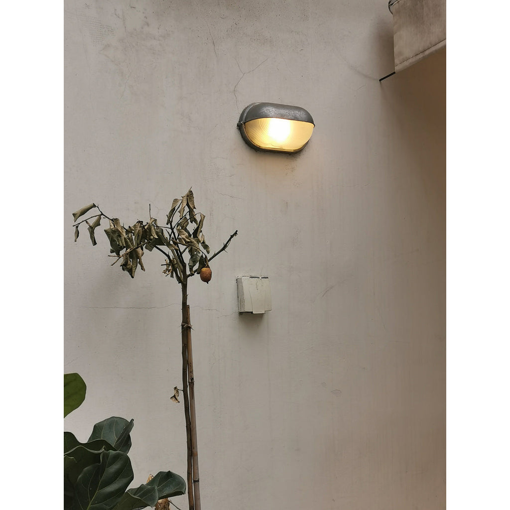 Zewnętrzna przemysłowa lampa ścienna typu bulkhead Owalny design odporny na warunki atmosferyczne
