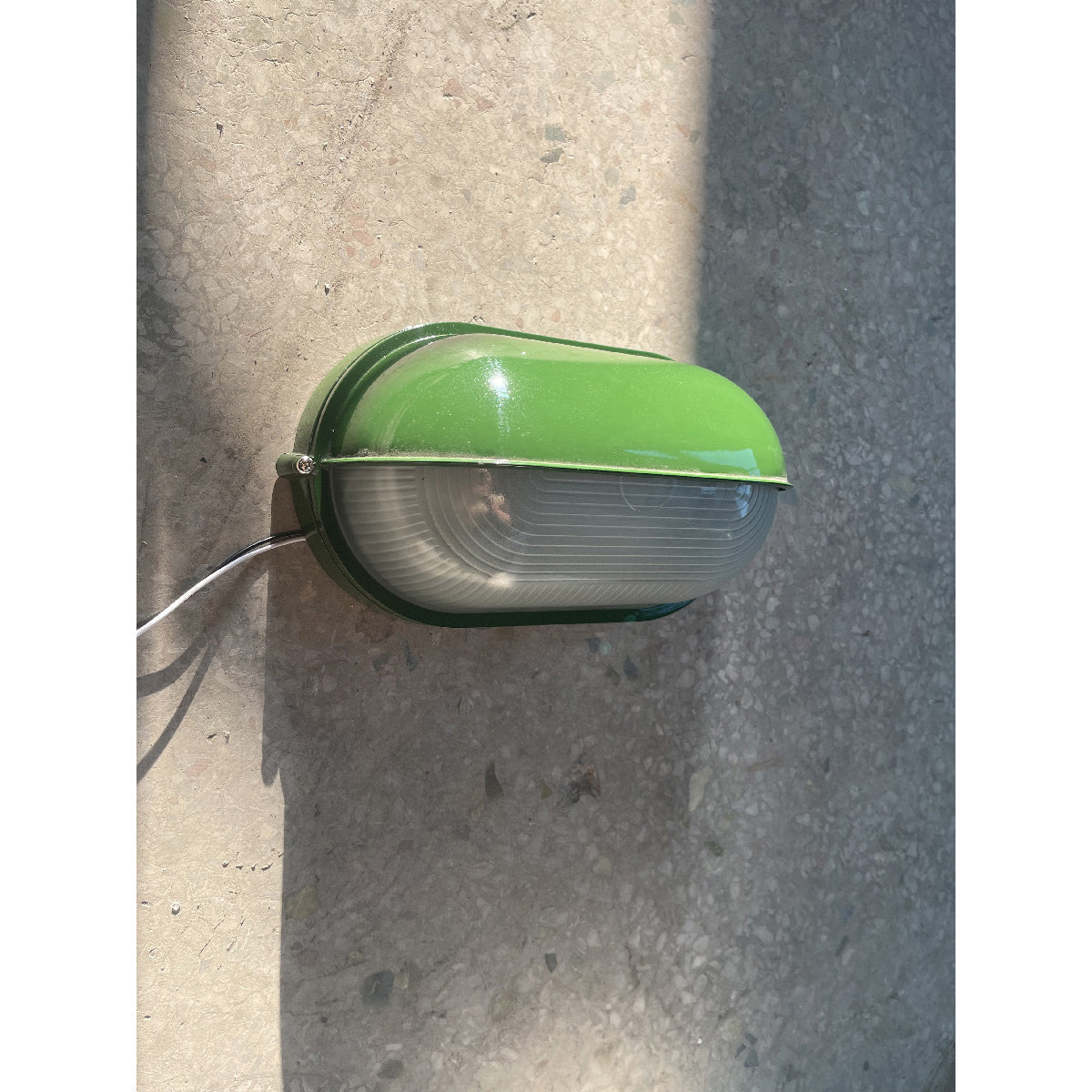 Lampe murale extérieure robuste, durable et résistante aux intempéries au design industriel