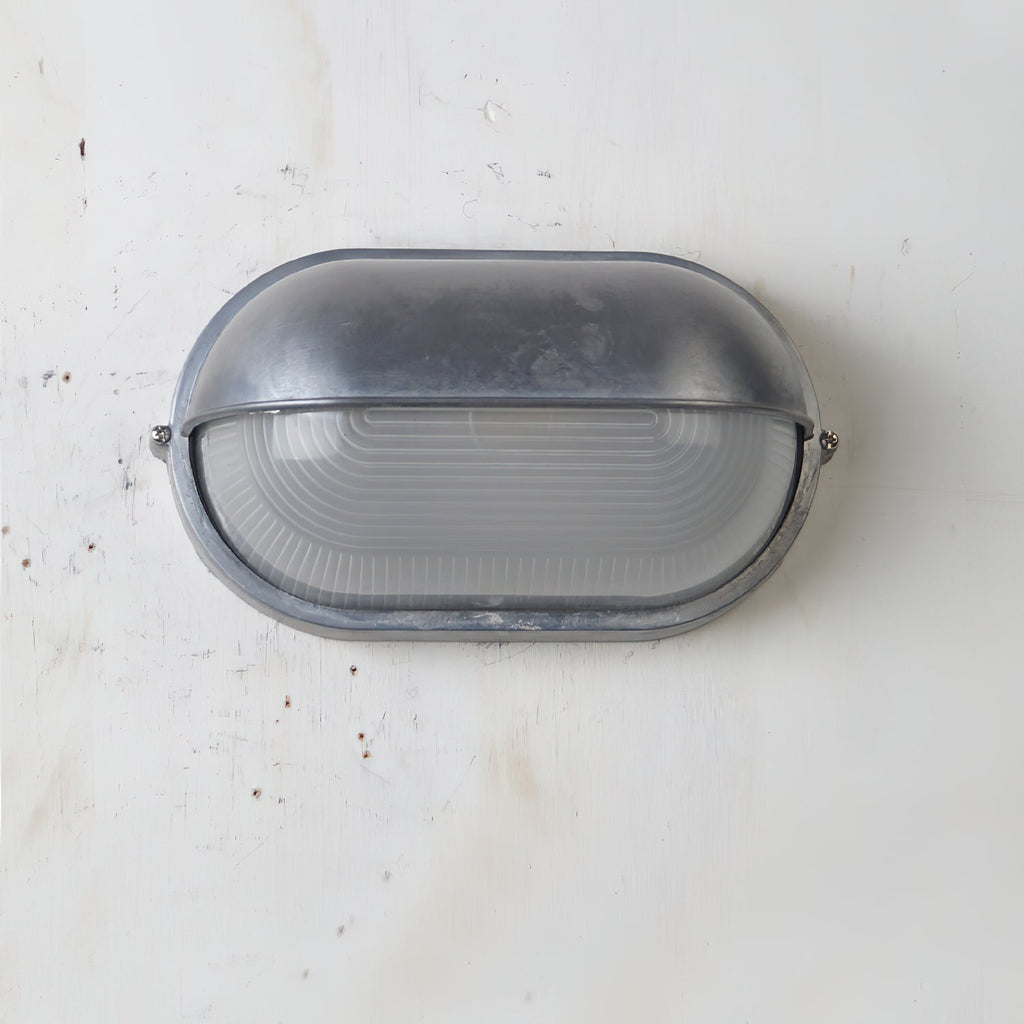 Lampe murale extérieure robuste, durable et résistante aux intempéries au design industriel
