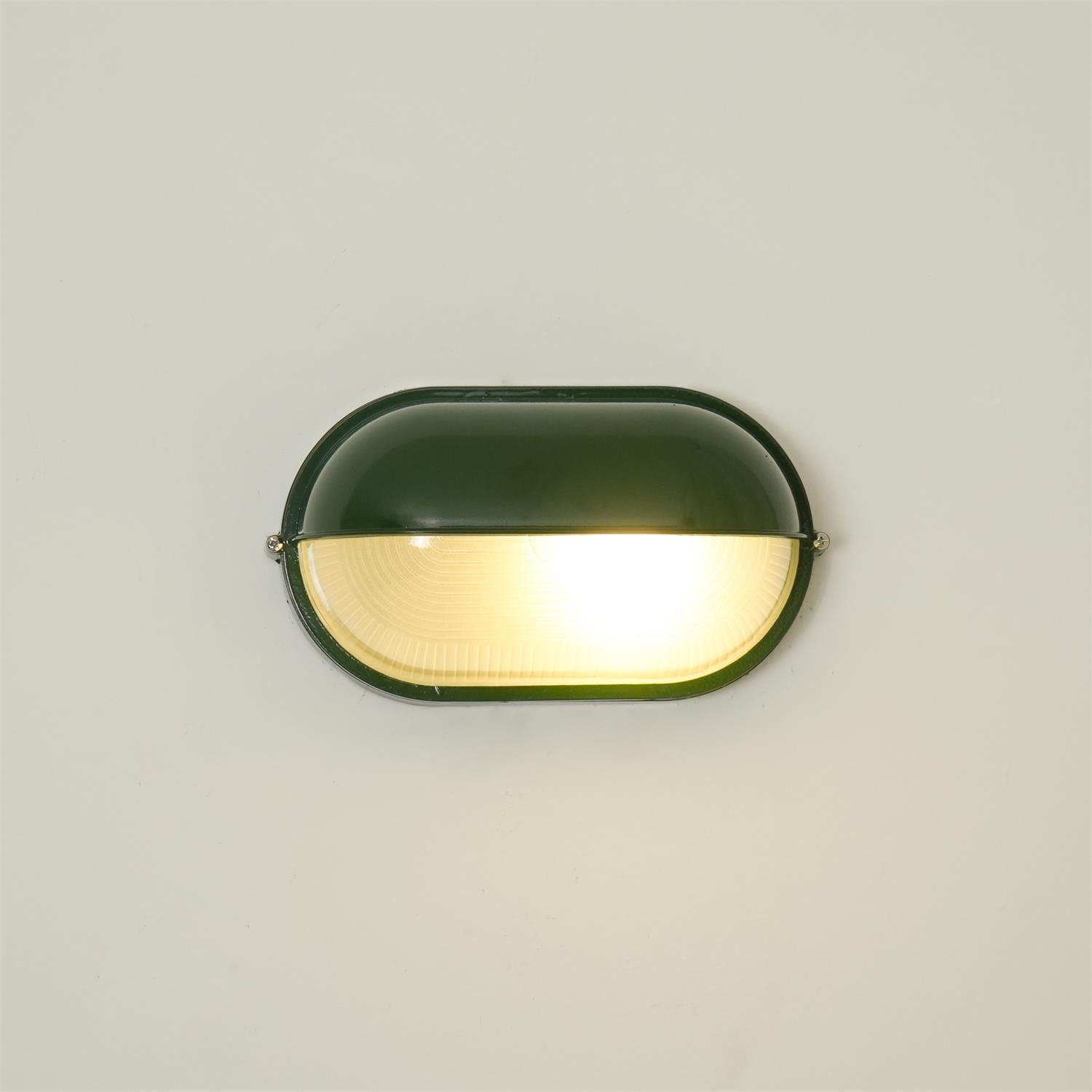 Lampe murale extérieure robuste, durable et résistante aux intempéries au design industriel