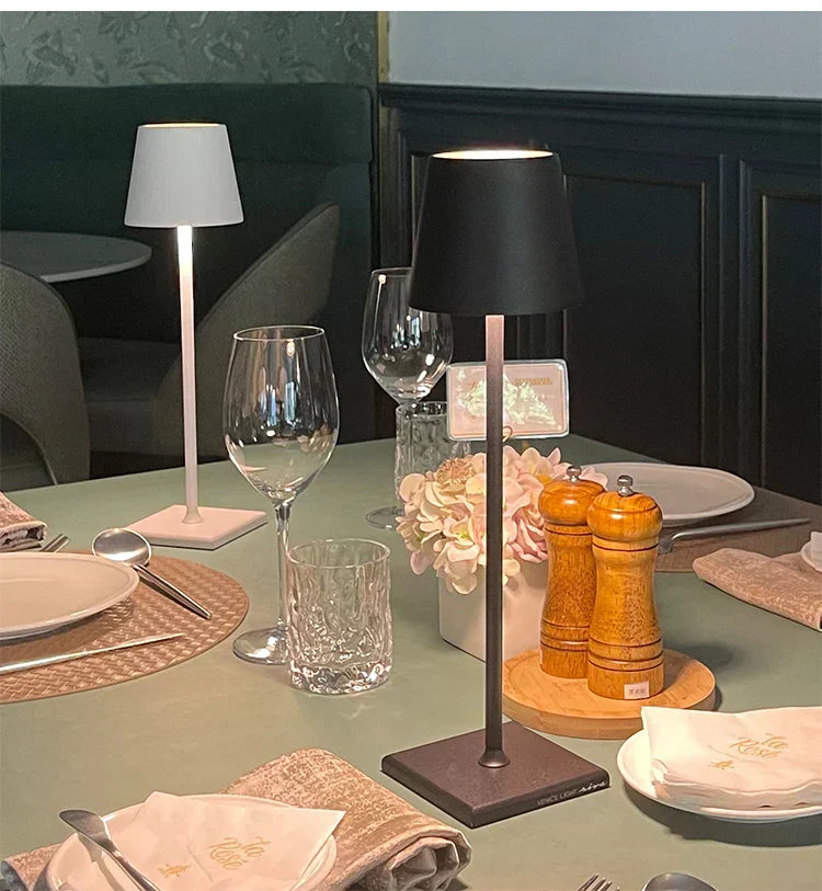 Lampada da tavolo LED scandinava moderna senza fili con funzione dimmer