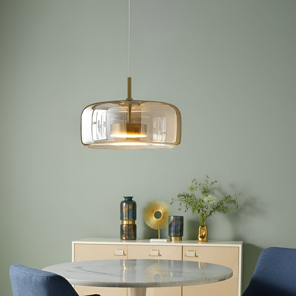 Lampa sufitowa w stylu retro z potrójnym kloszem szklanym i regulowanym oświetleniem LED