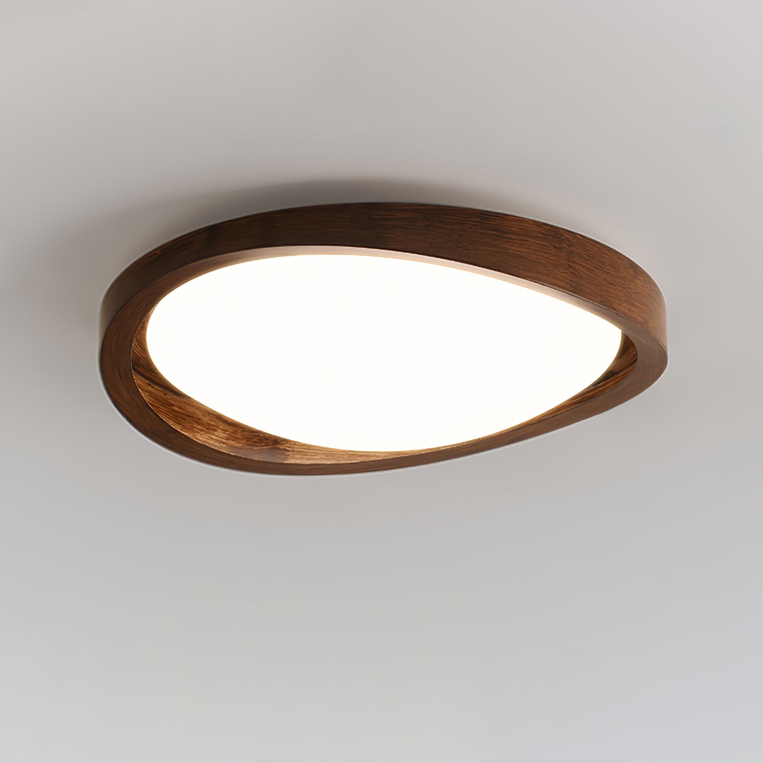 Orzechowy lampa sufitowa LED z zakrzywioną krawędzią do salonu