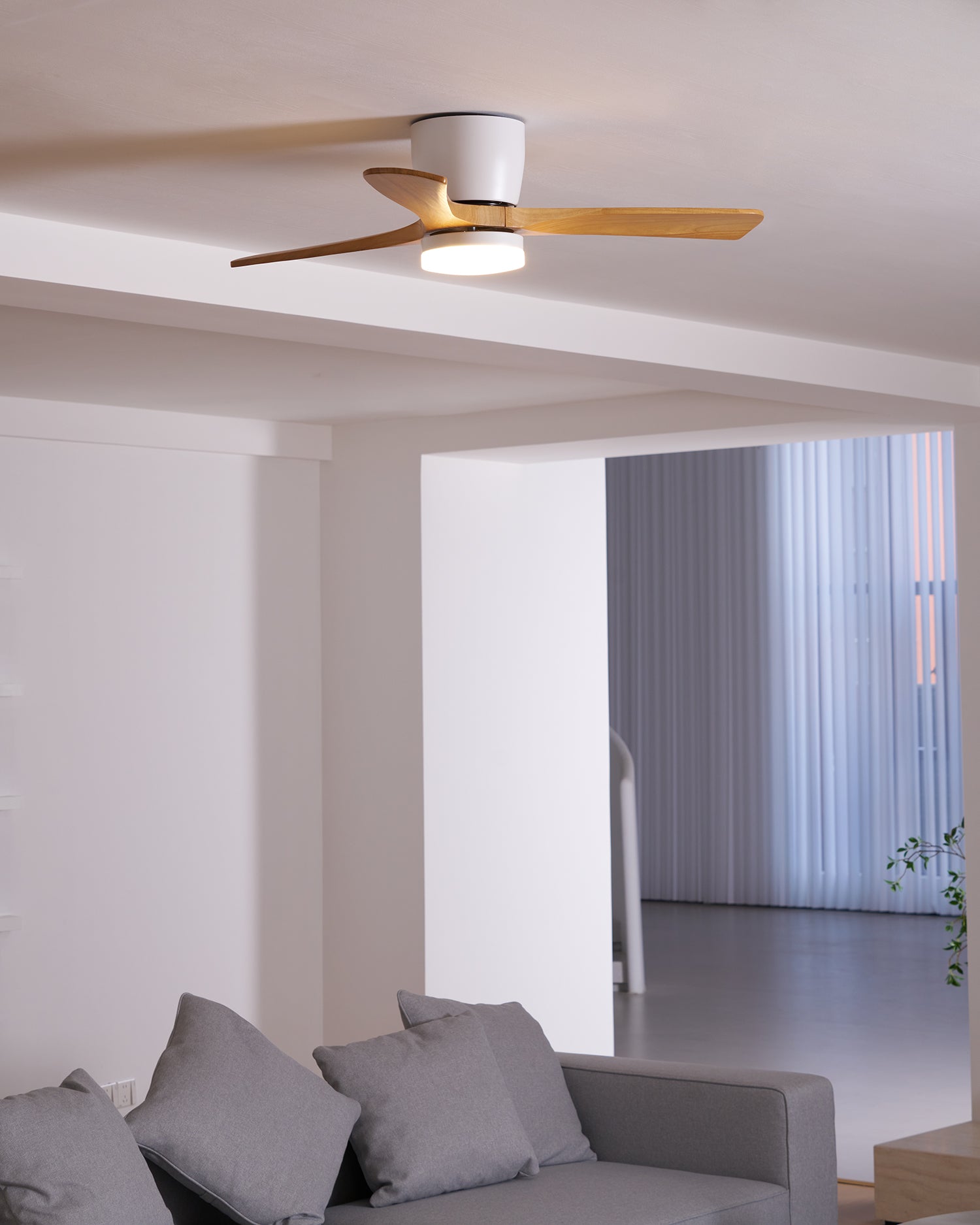 Lampa sufitowa w stylu nordyckim z wentylatorem Lampa sufitowa LED z pilotem